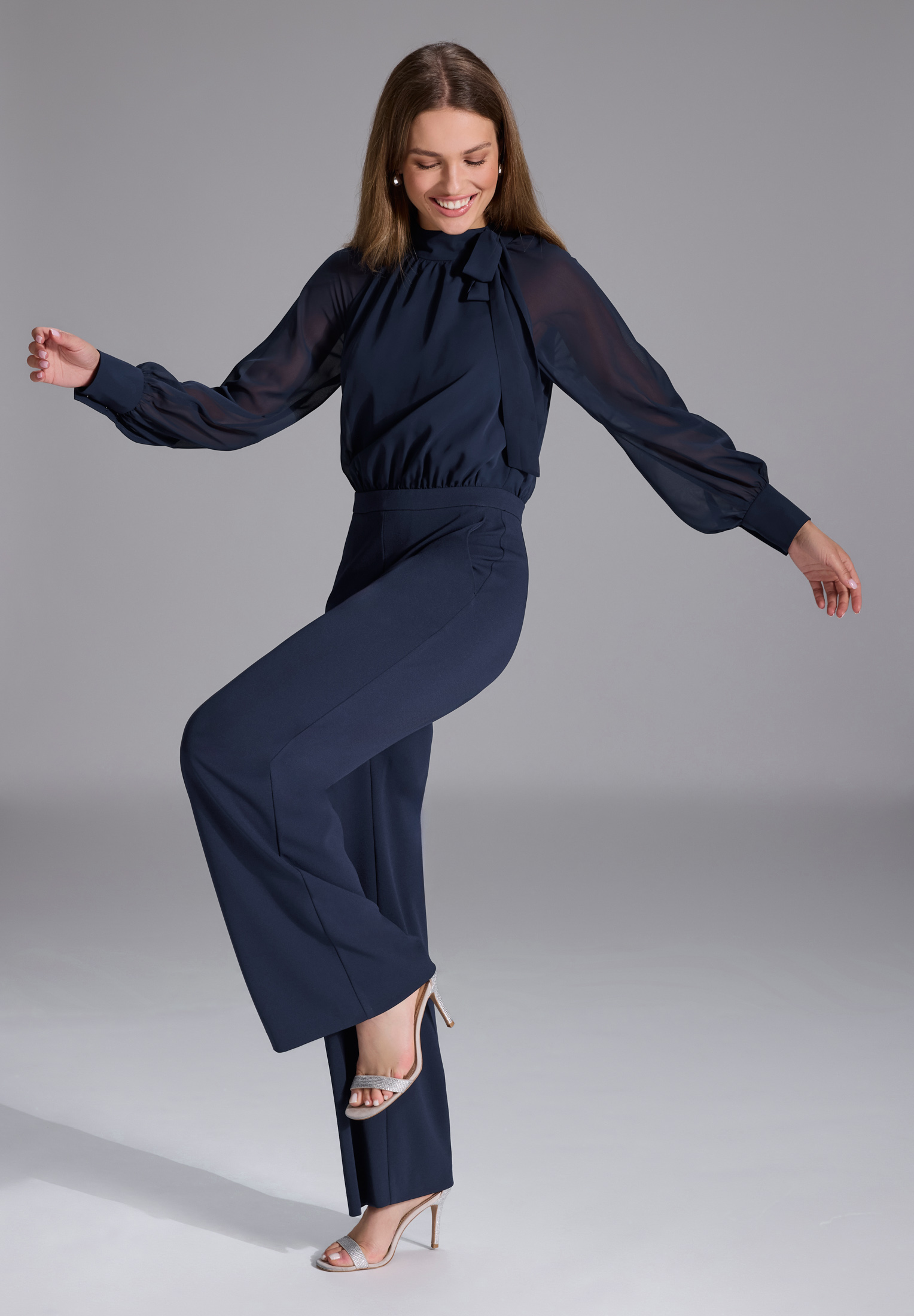 Swing Langärmeliger Jumpsuit mit Schluppe navy 4