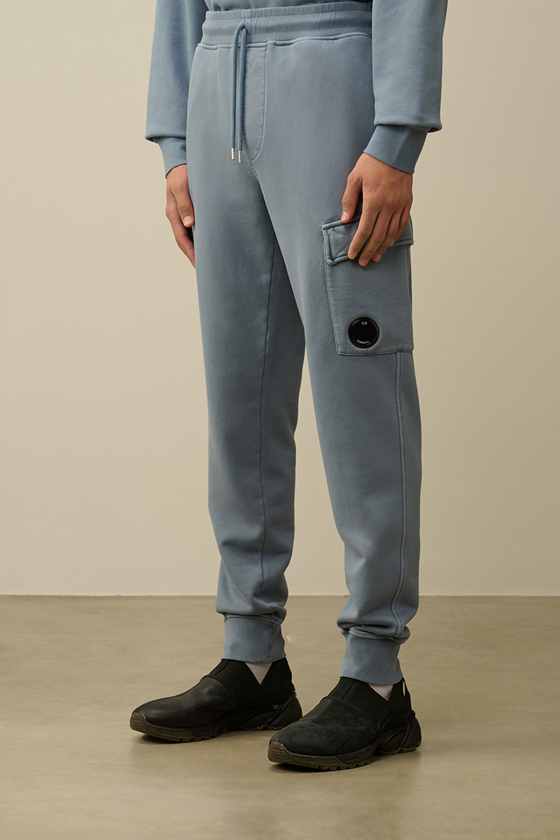 C.P. Company JOGGING PANT IN BRUSHED EMERIZED DIAGONAL FLEECE Blauw-1 2