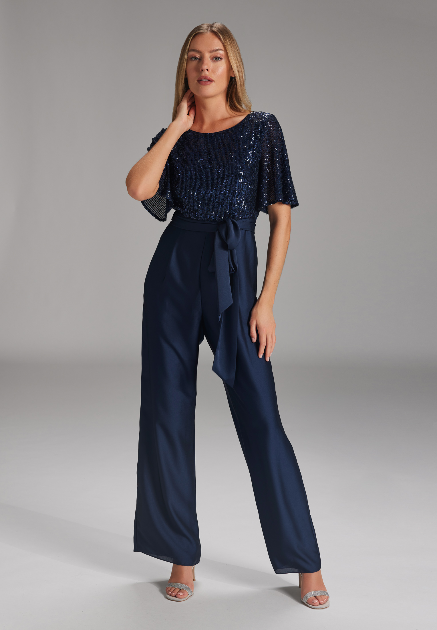 Swing Jumpsuit aus Material-Mix navy 3