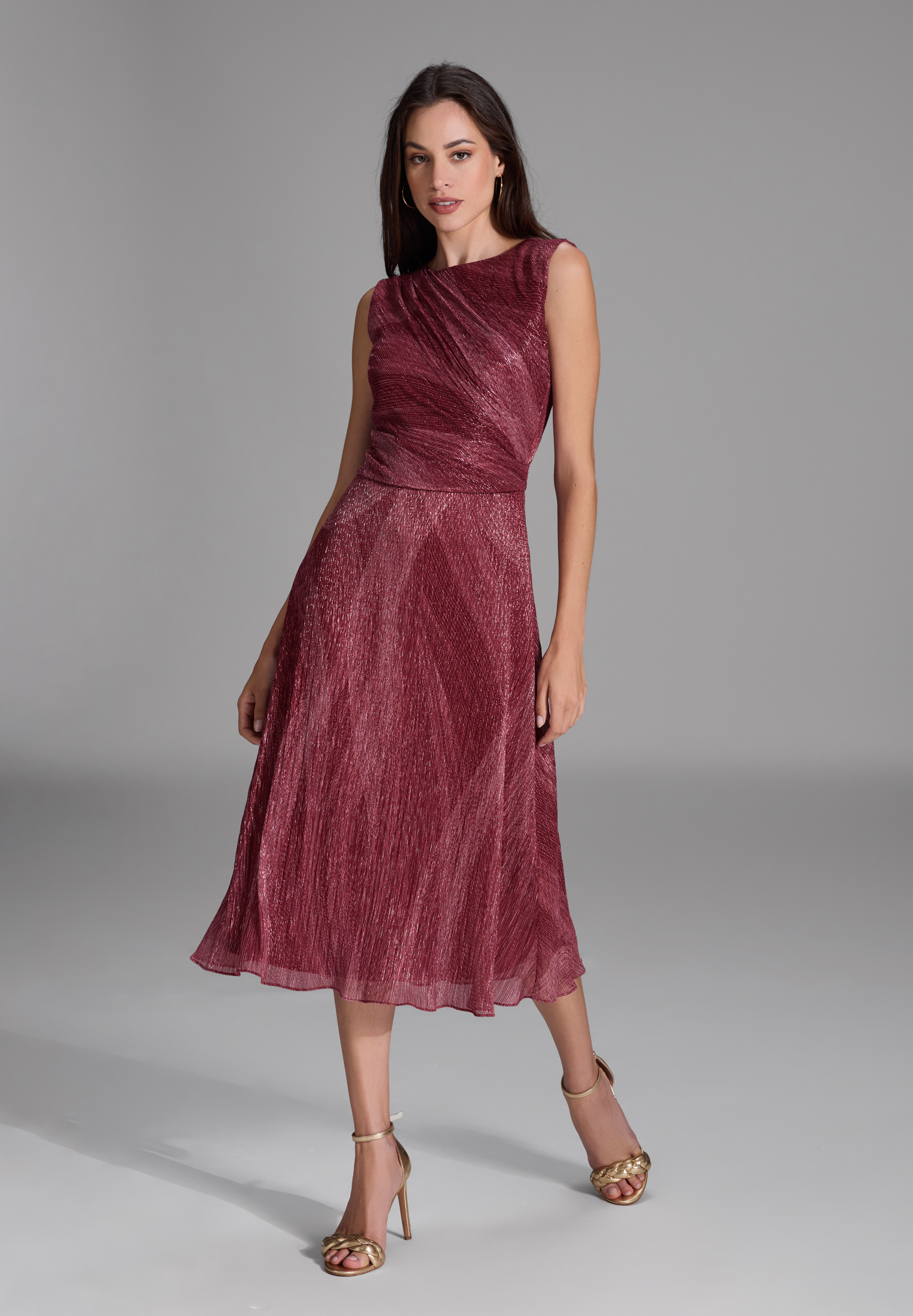 Swing Plissiertes Kleid mit Metallicfäden ruby red 4