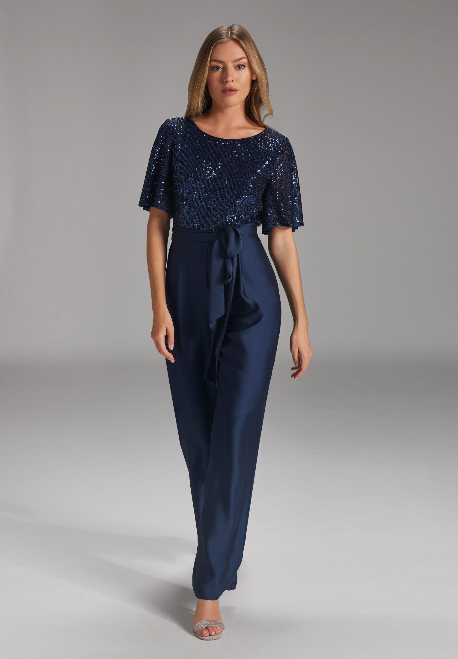 Swing Jumpsuit aus Material-Mix navy 4